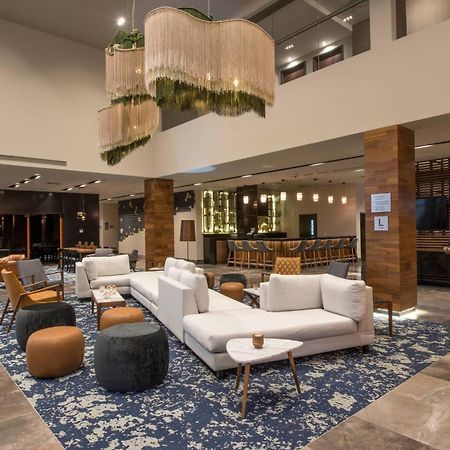 Courtyard By Marriott San Luis Potosi, Los Lagos Екстериор снимка